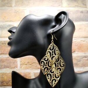 Elegant Gold Filigree Earrings